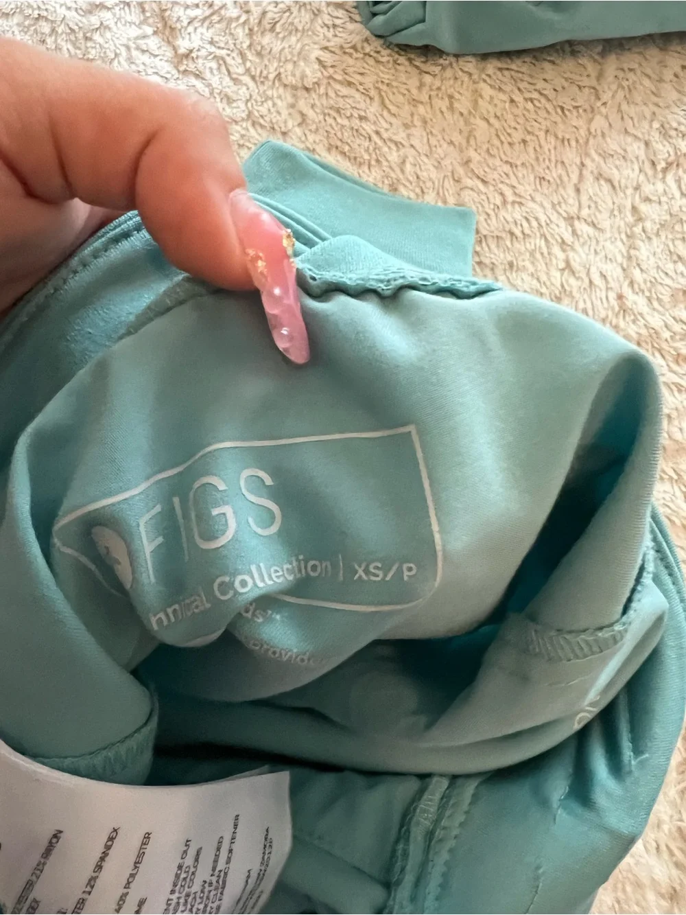 Figs Women's Scrub Set in Mint Green - V-Neck Top & Jogger Pants